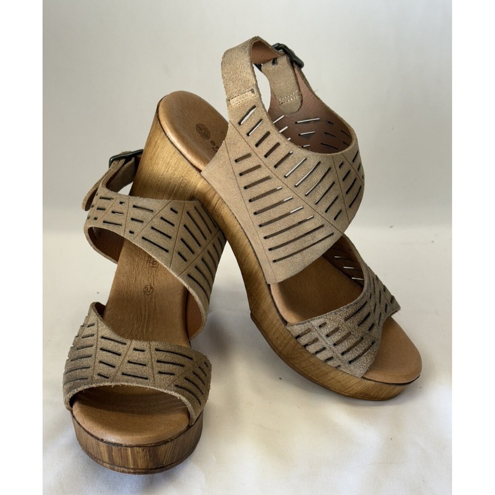 Tan Suede Ankle Strap Platform Heels Eliza Eric Michael,  Womens US Size 6.5 EUC